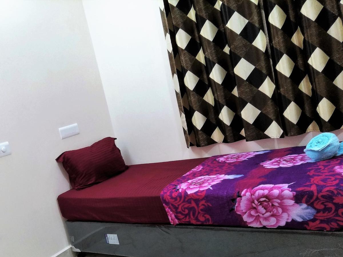 Krish Rooms And Stay 钦奈 外观 照片